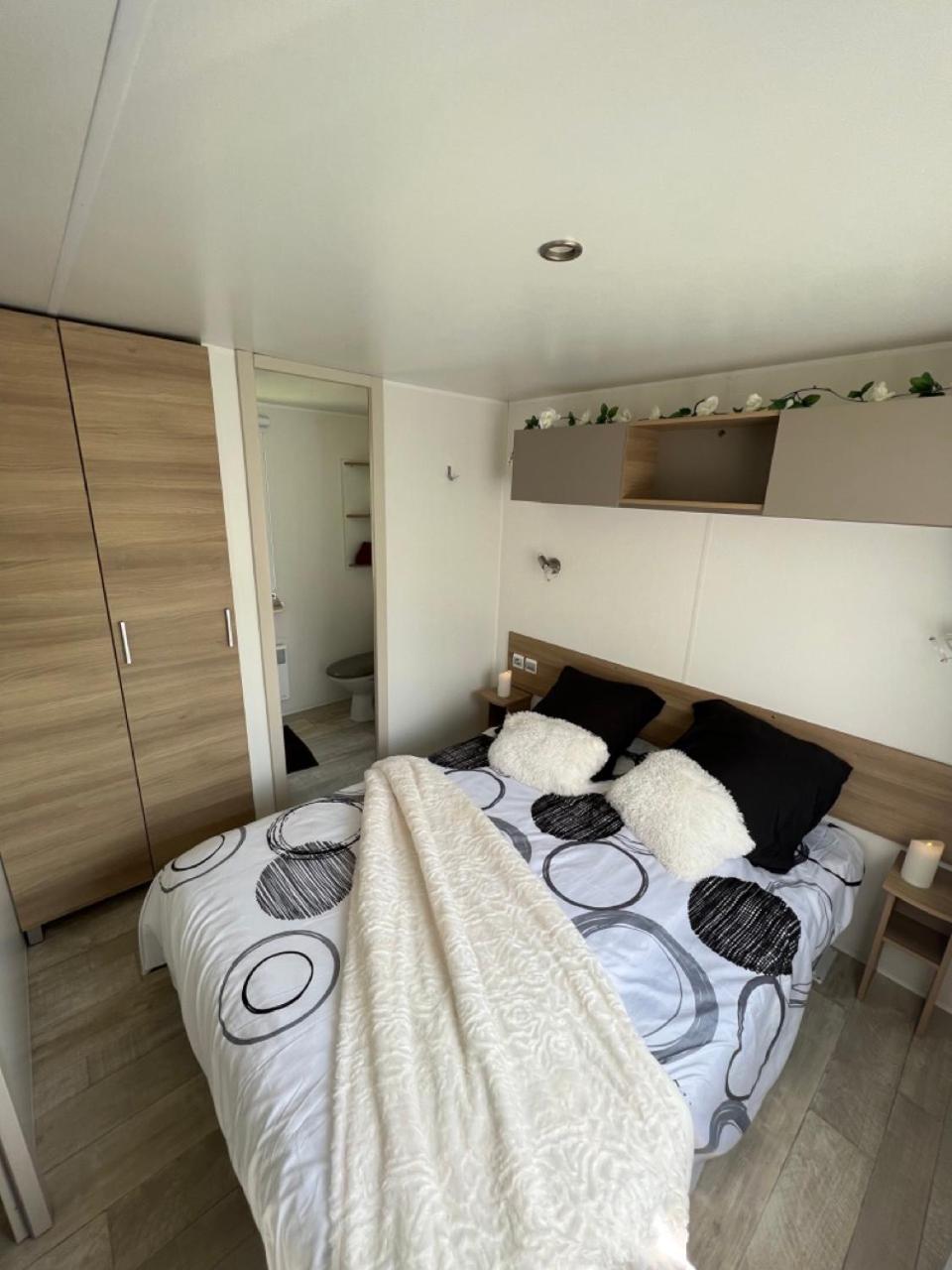 Mobil-Home 4 Etoiles Avec Piscine Proche De Blois Onzain Eksteriør billede